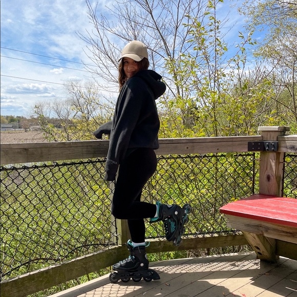 Meet your Posher, Arielle - Picture 3 of 5